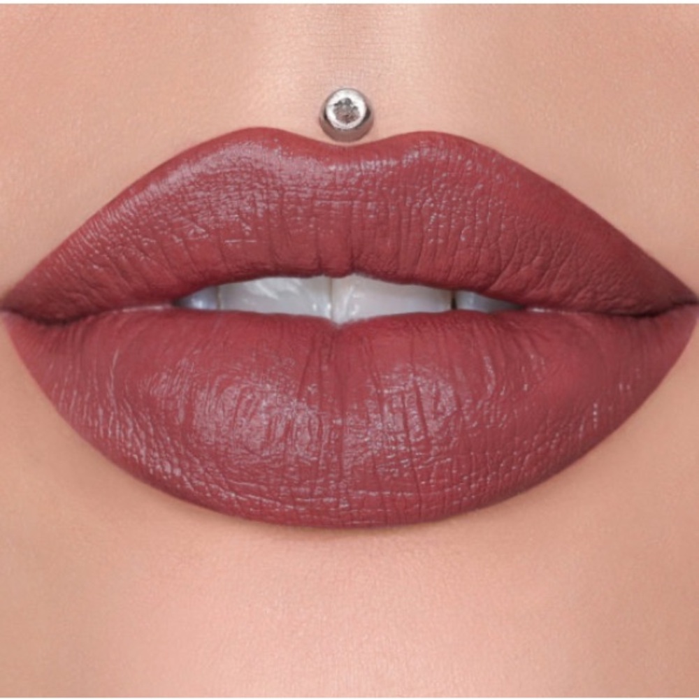 Androgyny Jeffree Star Cosmetics Velvet Trap Lipstick! NWT